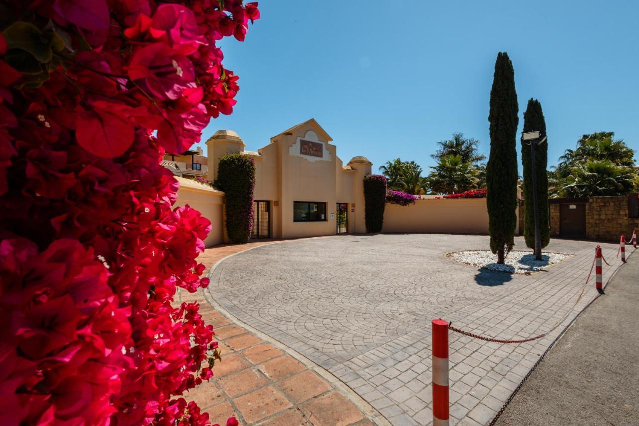 With 3 Bedrooms, Terrace, Indoor Pool And Sauna At 100 M From The In Puerto Banus Apartment Marbella