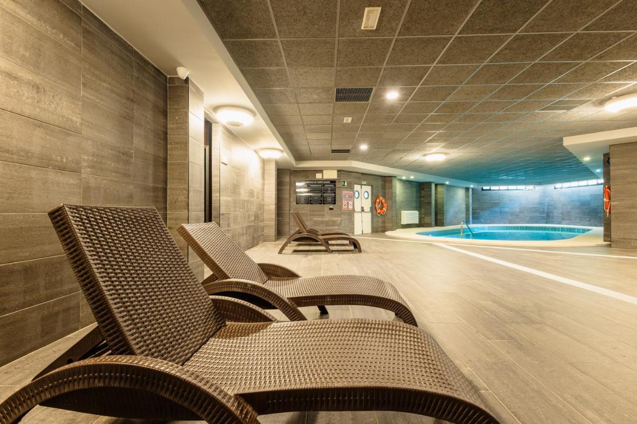 With 3 Bedrooms, Terrace, Indoor Pool And Sauna At 100 M From The In Puerto Banus Apartment Marbella
