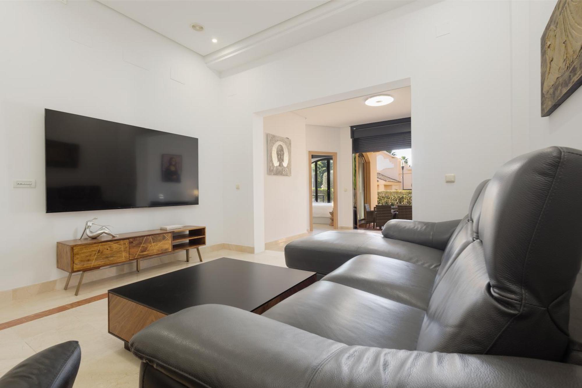 Apartment With 3 Bedrooms, Terrace, Indoor Pool And Sauna At 100 M From The In Puerto Banus *