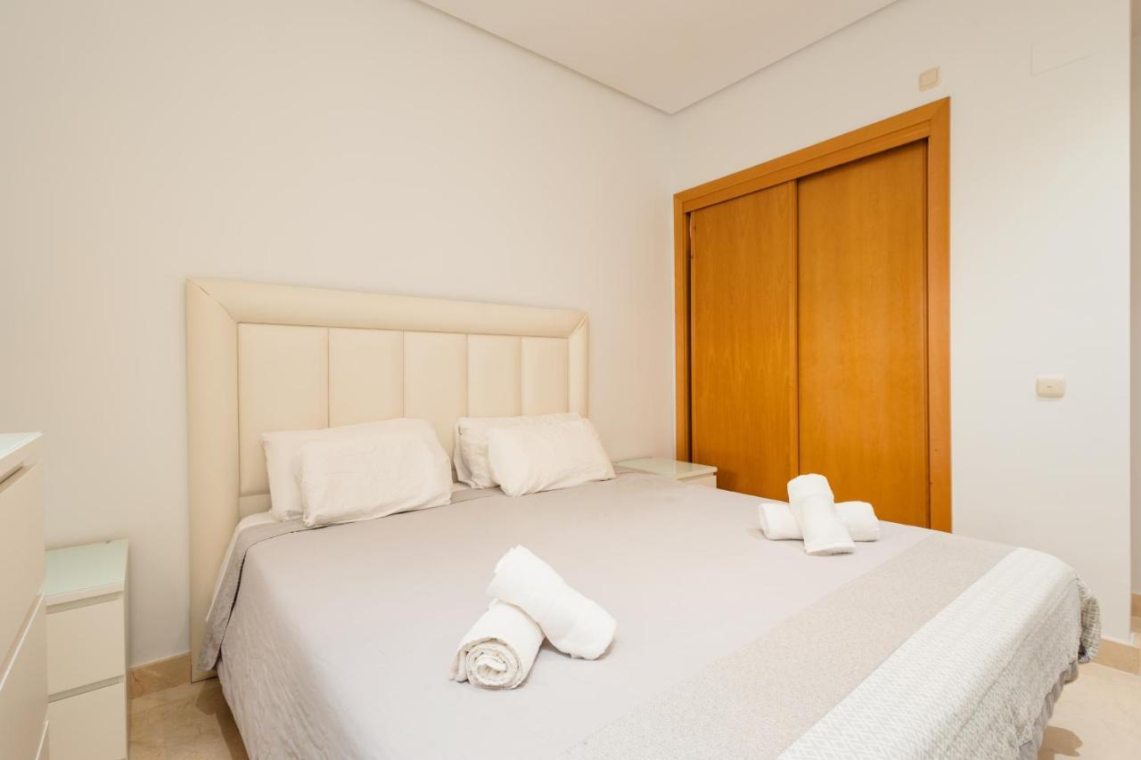 With 3 Bedrooms, Terrace, Indoor Pool And Sauna At 100 M From The In Puerto Banus Appartamento