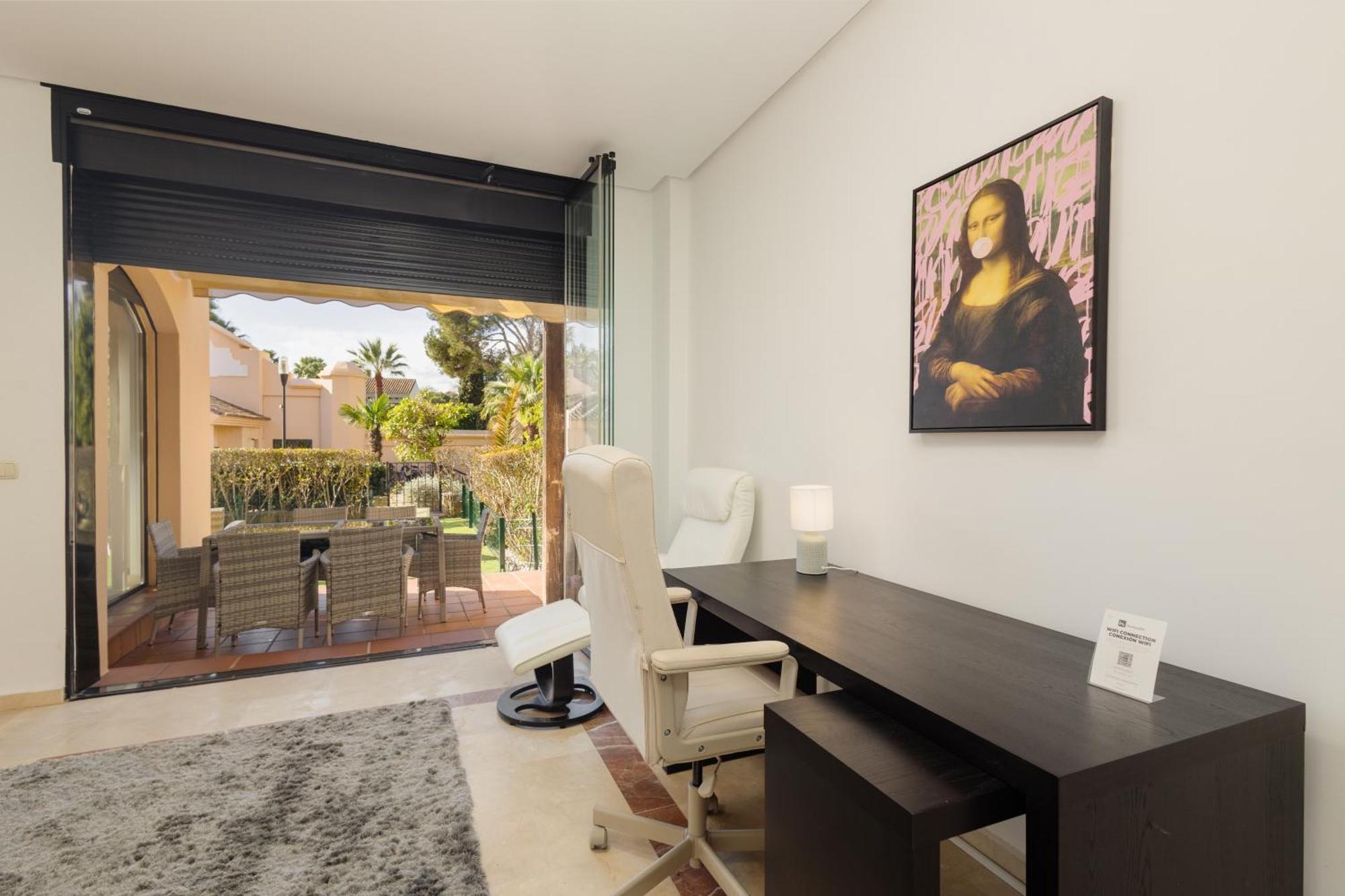 Appartamento With 3 Bedrooms, Terrace, Indoor Pool And Sauna At 100 M From The In Puerto Banus Marbella